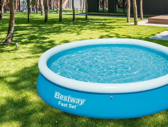 Ogrodowy basen dla dzieci: letnia przygoda tuż za drzwiami