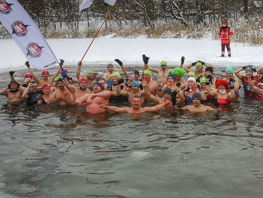 Orkiestra zagrała mimo mrozu i pandemii