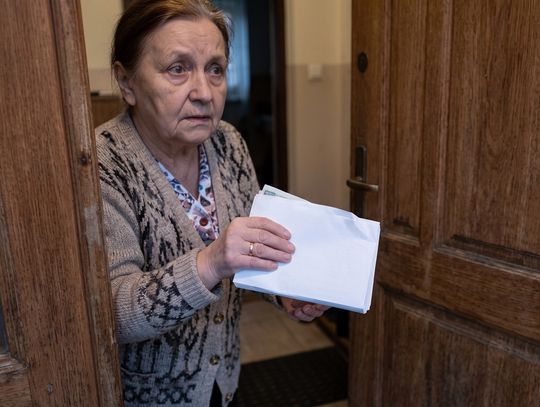 Oszuści znów atakują! Tym razem pracownik poczty i policjant. Dzwonią do mieszkańców Chełma i powiatu, i ściemniają