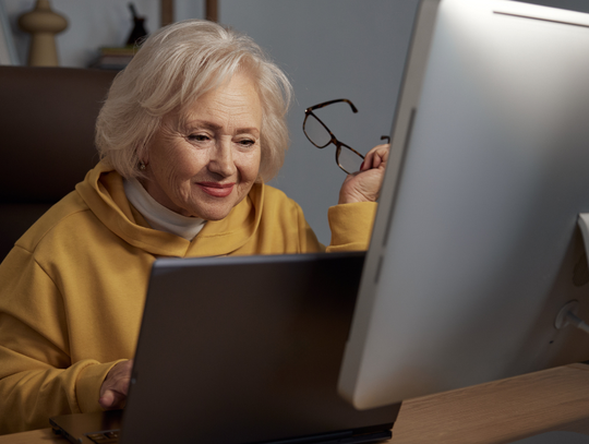 Pacjenci leczą się sami. Wspomaga ich w tym "dr Google"