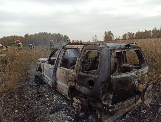 Paliły się Bagna Serebryskie! Strażacy znaleźli wrak auta...!