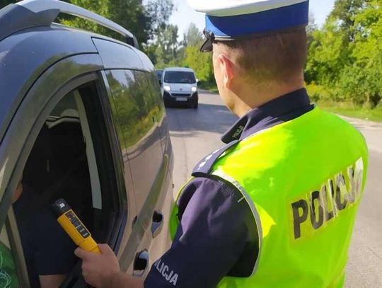Pijana kierująca zatrzymana dzięki czujności mieszkańca. Dużo wydmuchała...