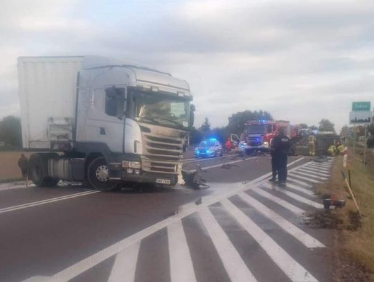 [PILNE] Zderzenie 2 pojazdów na krajowej 2. Droga jest zablokowana