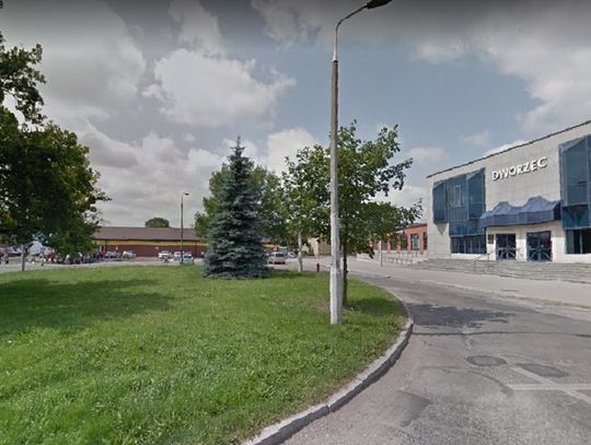Plac dworcowy gotowy do przebudowy