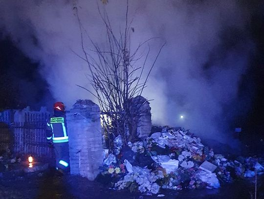 Płonęło wysypisko. Pożar przy biogazowni w Turowcu. Strażacy jeszcze dogaszają...