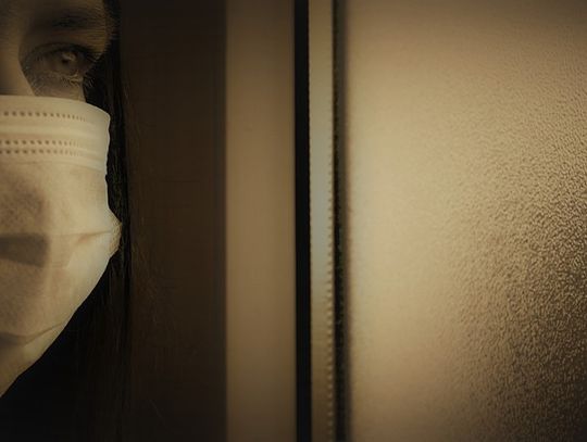 Pod respiratorem coraz młodsi