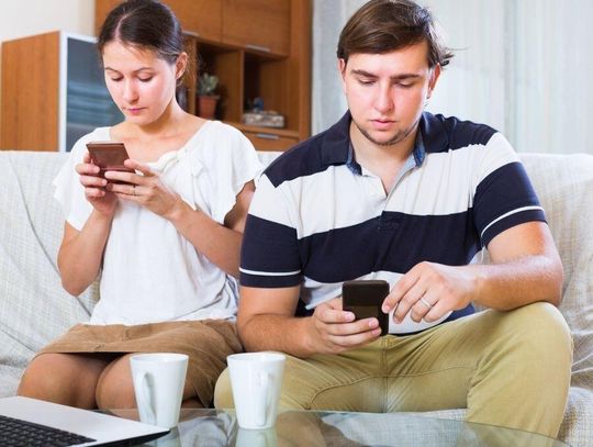 Polacy po pracy nadal są online. To już ich codzienność