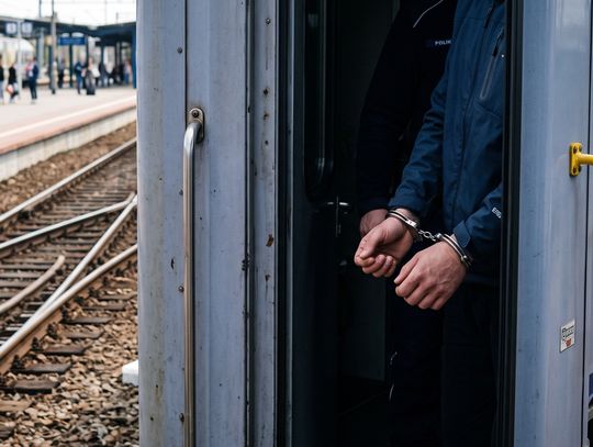 Poszukiwany 38-latek zatrzymany po awanturze w pociągu w Rejowcu Fabrycznym