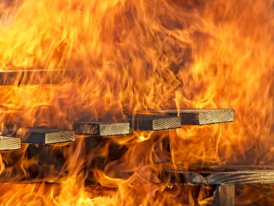 Pow. chełmski. Pożar auta, komórki i domku letniskowego. Zatrzymanie krążenia u 65-latki Pow. chełmski. Pożar auta, komórki i domku letniskowego. Zatrzymanie krążenia u 65-latki