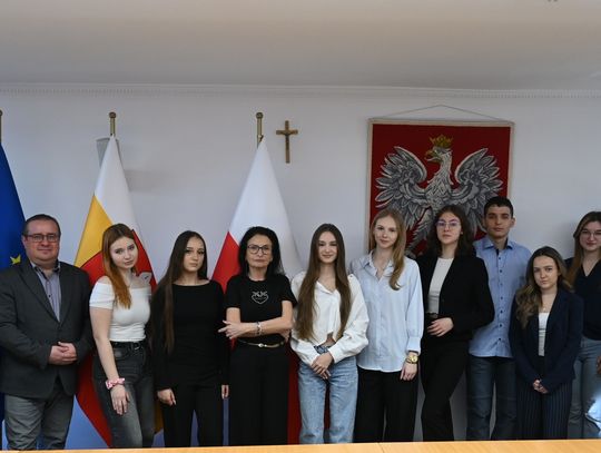 Pow. krasnostawski. Młodzież mówi o presji internetu. Spotkanie z laureatką Olimpiady Zdrowia PCK [GALERIA ZDJĘĆ]