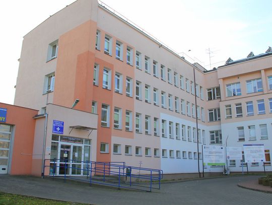 Pow. krasnostawski. Radny zapytał o długi i kolejki do kardiologa. Dyrekcja szpitala podaje najnowsze dane