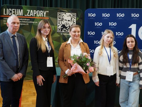 Pow. krasnostawski. Uczniowie z Krasnegostawu przy Okrągłym Stole