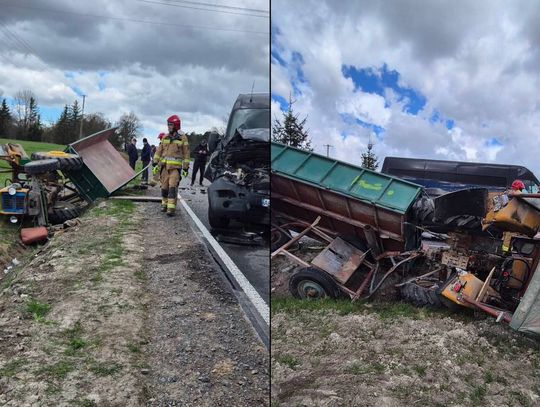 W wyniku silnego uderzenia busa w tył przyczepy rolniczej, kierowca ciągnika wypadł przez przednią szybę pojazdu.