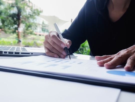 Czyżby władze powiatu zmieniły swoją strategię i postanowiły otworzyć się na potrzeby tych mieszkańców powiatu chełmskiego, których do tej pory omijały inwestycyjne zmiany? O jednoznaczną odpowiedź zapewne trudno, ale komunikaty, jakie wysyłane są za pośrednictwem mediów społecznościowych