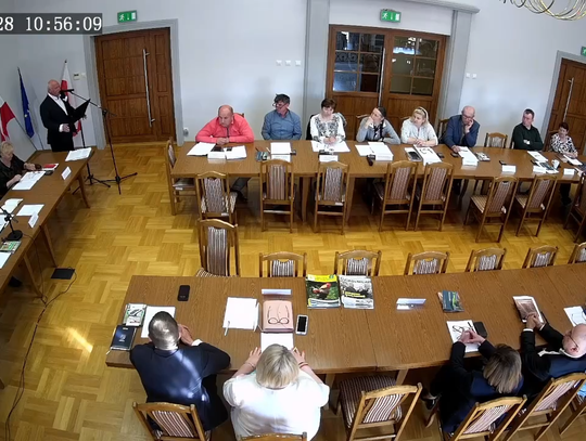 W ostatniej sesji Rady Gminy Wojsławice wziął udział starosta chełmski Piotr Deniszczuk, który przybliżył samorządowcom szczegóły zaplanowanych przez zarząd powiatu prac drogowych. Jego obecność na sali obrad odebrana była w kategoriach pewnego przełomu w relacjach na linii gmina Wojsławice – powiat