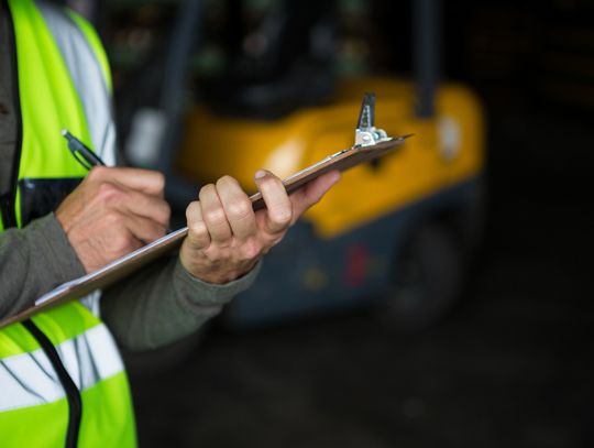 Ponad 11 milionów złotych zamierza przeznaczyć powiat chełmski na przebudowę drogi powiatowej nr 1843L na odcinku Kamień-Kolonia - Kroczyn. Inwestycja obejmie łącznie ponad siedem kilometrów trasy i ma znacząco poprawić bezpieczeństwo oraz komfort podróżowania mieszkańców.