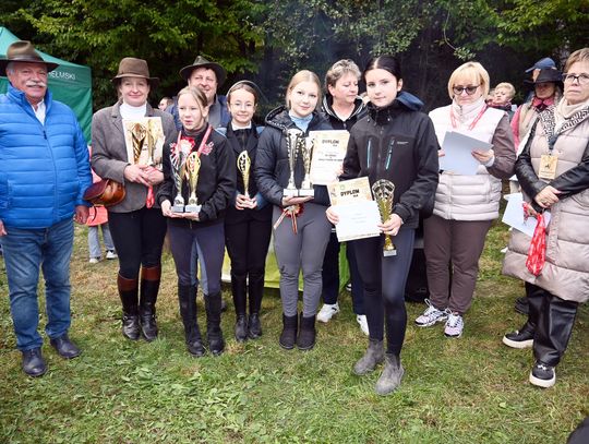 Powiat chełmski. W Wojsławicach polowali na lisa. Świętego Huberta uczcili nieco wcześniej niż zwykle. Zobaczcie zdjęcia