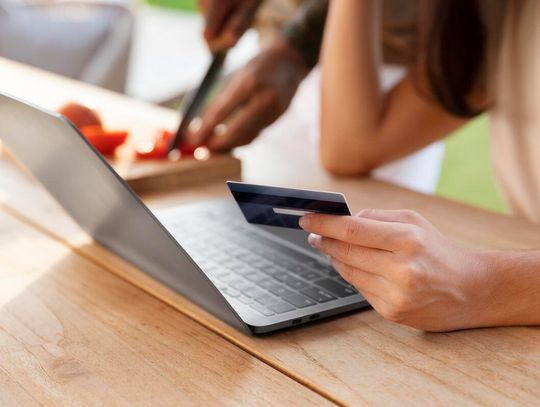 Powiat krasnostawski. Nowa usługa w starostwie. Opłaty zrobisz bez wychodzenia z domu Powiat krasnostawski. Nowa usługa w starostwie. Opłaty zrobisz bez wychodzenia z domu