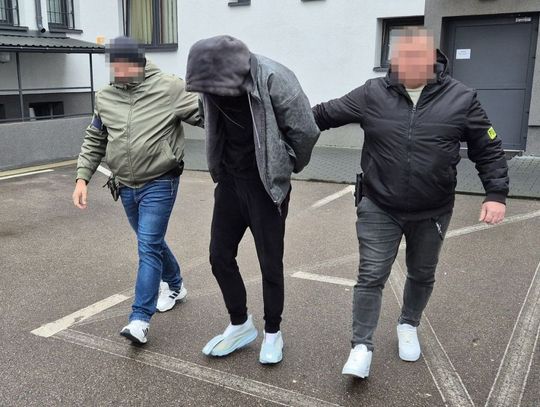 Wpadł przez przepaloną żarówkę. Policja znalazła u niego narkotyki