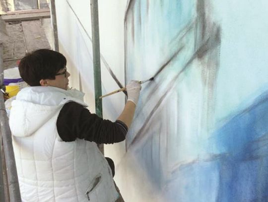 Powstaje mural Ewy De Luca