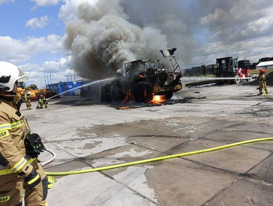 Pożar ładowarki – szybka akcja strażaków zapobiegła tragedii [ZDJĘCIA]
