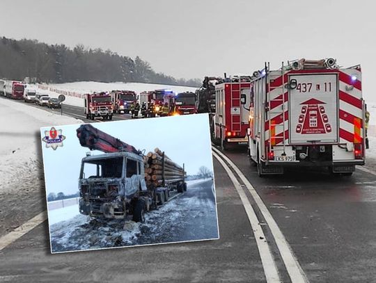 Pożar na DK 17. Ciężarówka zapaliła się w trakcie jazdy