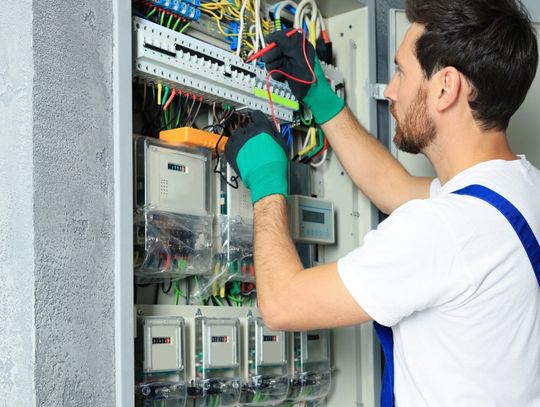 Ceny prądu są zamrożone do końca tego roku. Ale od stycznia 2026 r. będziemy już płacili według nowych stawek. Cena ma być poniżej ceny mrożonej.