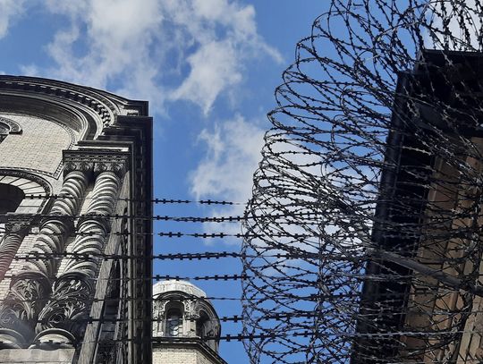 Próba ucieczki z lubelskiego aresztu. Przepiłowali kraty i weszli na dach