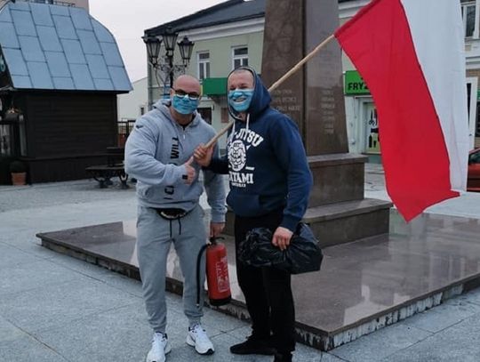 Protestowali przeciwko maseczkom i obostrzeniom