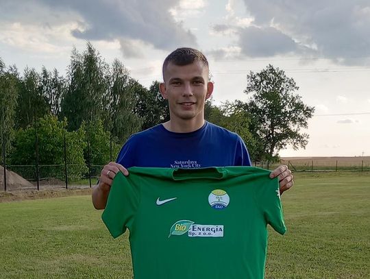 Przejmuje stery nad zespołem