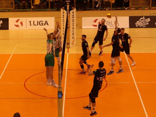 Przerwali passę lidera. Niepokonany dotąd ChKS Chełm uległ KKS-owi Mickiewicz Kluczbork [ZDJĘCIA]