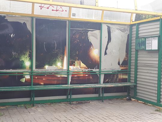 Przystanek zalany krwią