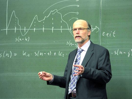 Region: Nauczycieli czekają podwyżki! Czy aby na pewno?