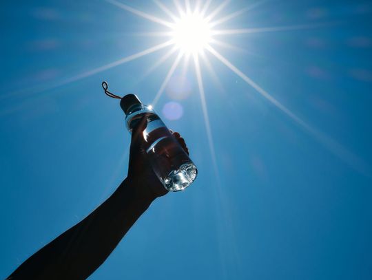 Region. Wysokie temperatury dają się we znaki. NFZ przypomina, jak zadbać o zdrowie podczas upałów