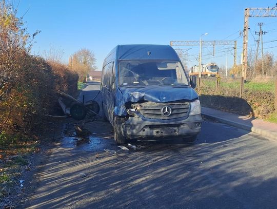 Rejowiec Fabryczny. 29-latek busem wjechał w furmankę. Woźnica w szpitalu