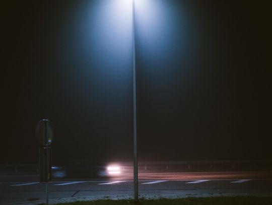 Rejowiec Fabryczny. Prąd poraził psa, a mieszkańcy boją się chodzić w ciemnościach