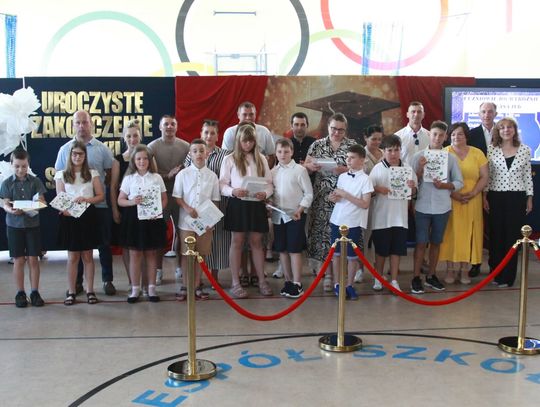 uroczystość zakończenia roku szkolnego w 30-stopniowym upale Rejowiec Faryczny, czerwiec 2026