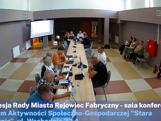 Zmiany w budżecie miasta, dodatkowe środki z Ministerstwa Finansów, inwestycje na osiedlu Morawinek i modernizacja skweru, a także wydatki Miejskiego Ośrodka Kultury „Dworek” i dotacja dla Sparty Rejowiec Fabryczny - te tematy wywołały najwięcej emocji podczas sesji Rady Miasta Rejowiec Fabryczny.