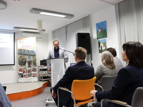 W styczniu w Galerii Na Parterze Miejskiej Biblioteki Publicznej we Włodawie odbyło się spotkanie promujące książkę pt. „Dzieje gospodarki i przedsiębiorczości Włodawy”.