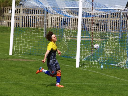 Remis wagi straty lidera