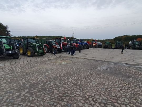 Rolnicy dokuczyli kierowcom i politykom