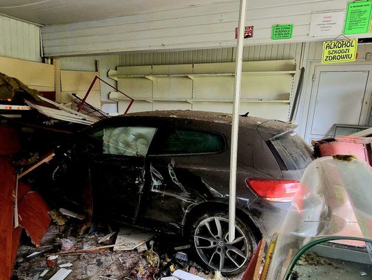 Rozbił autem ścianę i wjechał do sklepu. Raczej nie po zakupy…