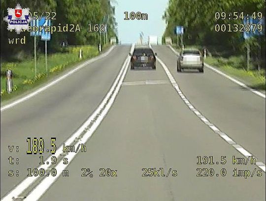 Rozpędził auto do 189 km/h. Policjantom tłumaczył, że tylko „się zamyślił”