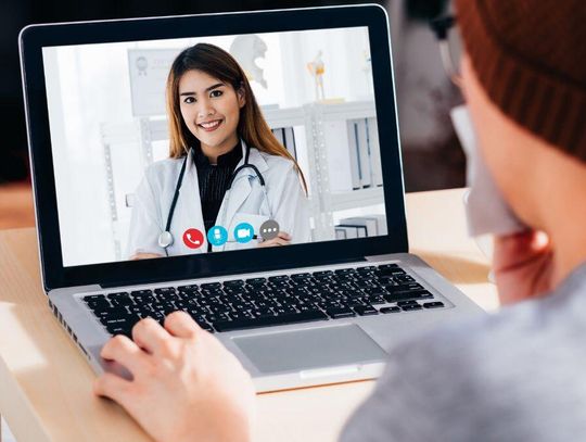 Rząd ogranicza lekarskie teleporady, Brzoska chce je uwolnić