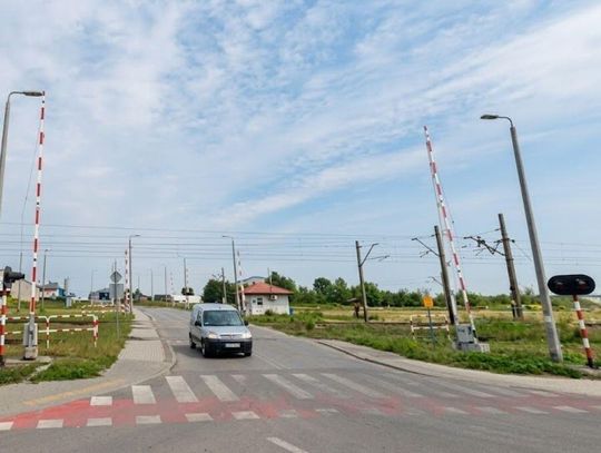 Samochody między rogatkami? Radny alarmuje po sytuacji na przejeździe kowelskim