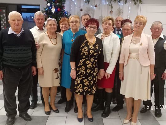 Seniorzy w duchu tradycji – wigilijne spotkania Polskiego Związku Emerytów, Rencistów i Inwalidów