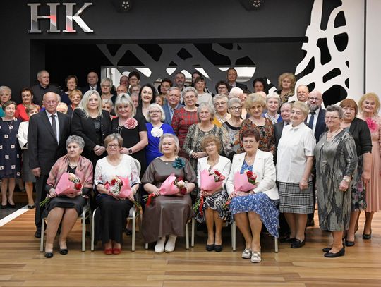 Uczestnicy uroczystego spotkania z okazji Światowego Dnia Cukrzycy oraz Dnia Seniora w Hotelu Kozak w Chełmie – przedstawiciele władz, medycy, członkowie stowarzyszeń i wyróżnione osoby działające na rzecz diabetyków.