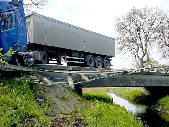 Skasował tira i uciekł