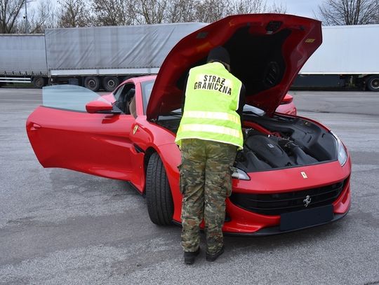 Skradzione ferrari o wartości 1,2 mln złotych zatrzymane na granicy!