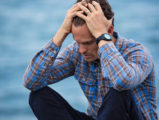 Stres odbiera Polakom młodość. Jak temu przeciwdziałać?